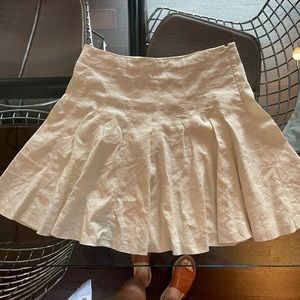 Theory size 2 linen pleated skirt in ivory.